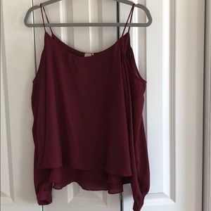 Cold shoulder maroon top